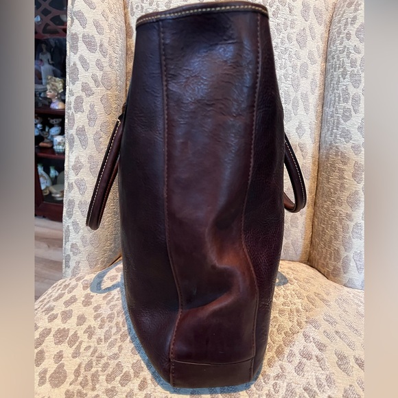 Dooney & Bourke Editor’s Travel Tote Retail $298 - Picture 6 of 12